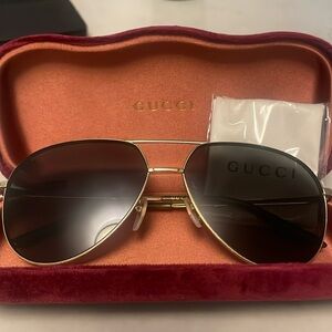 Gucci Aviator Sunglasses 🕶️
